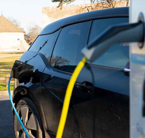 Ładowanie samochodu elektrycznego