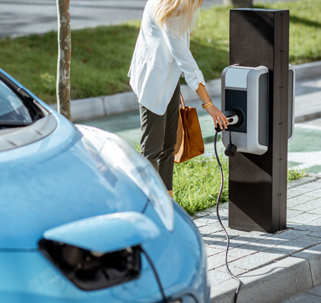 Ładowanie samochodu elektrycznego