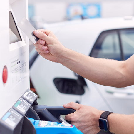 Ładowarka z opcją pobierania opłat