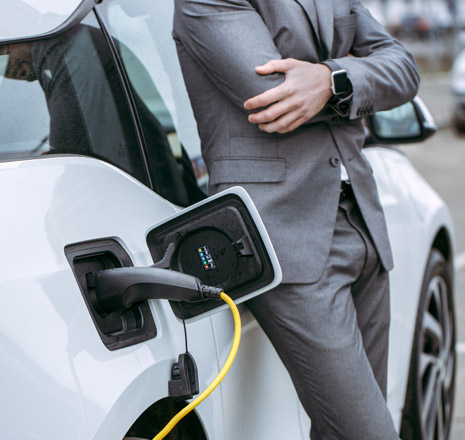 Ładowanie samochodu elektrycznego