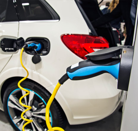 Ładowanie samochodu elektrycznego