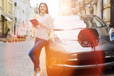 Jak dbać o akumulatory w samochodzie elektrycznym?