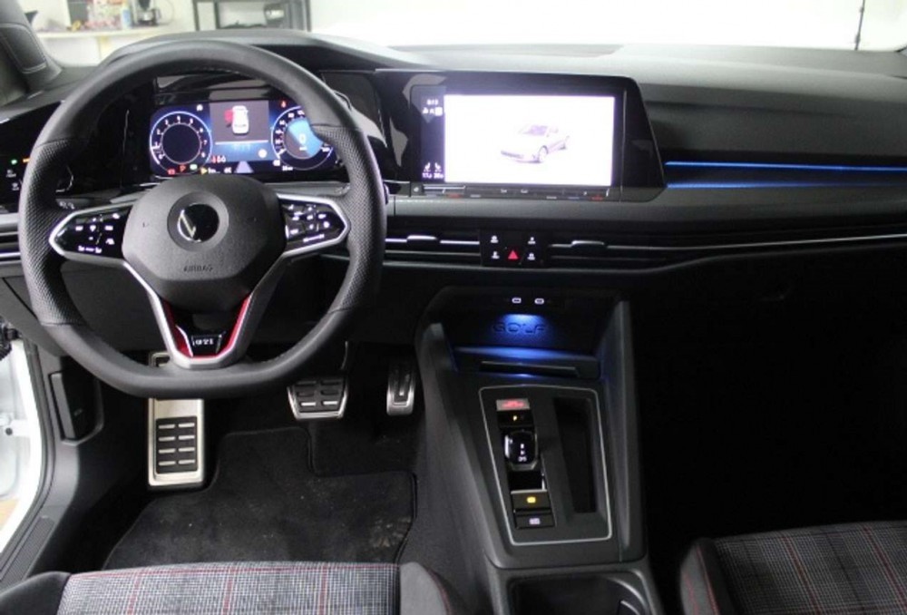 Volskwagen Golf 8 GTI - wnętrze