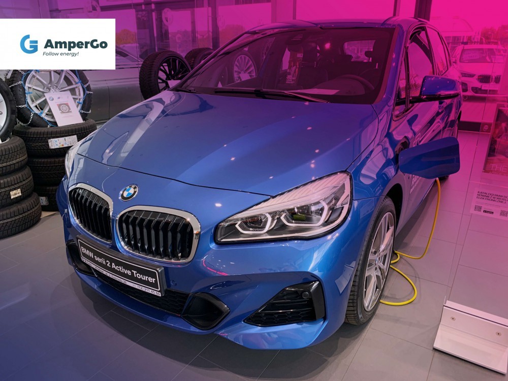 samochód elektryczny BMW 225xe
