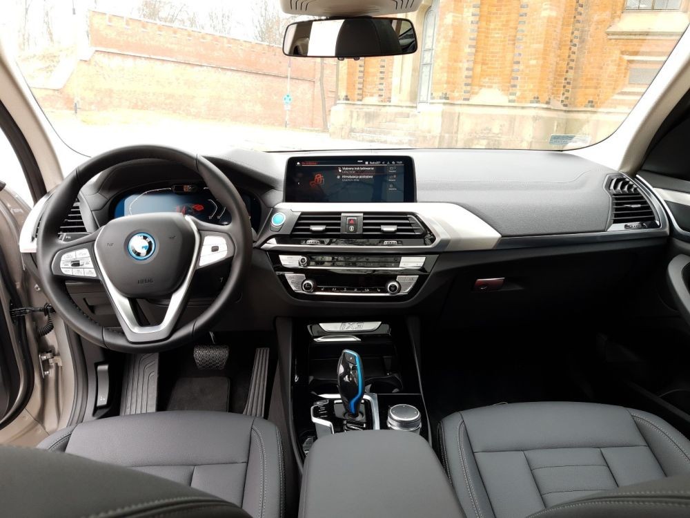 BMW iX3 - wnętrze