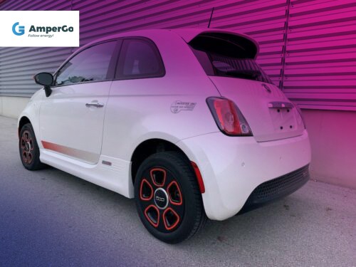 Fiat 500e tył