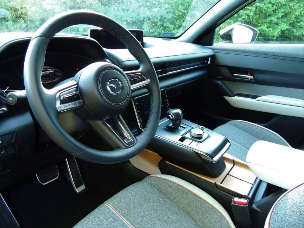 Mazda MX-30 - wnętrze