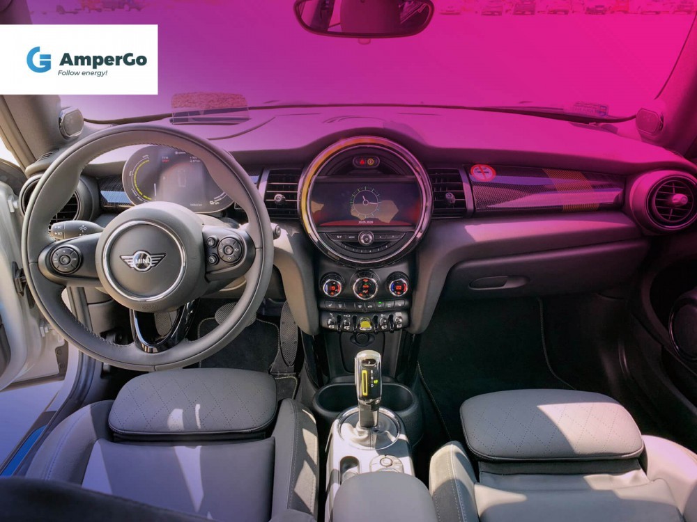 Mini Cooper SE - wnętrze