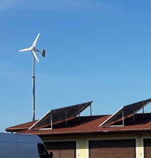 Turbina wiatrowa Ventus 1,5 kW SWIND NEW 1500 na dachu