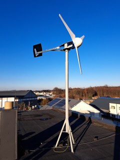 Turbina wiatrowa Ventus 2 kW SWIND NEW 2000 na trójnogu